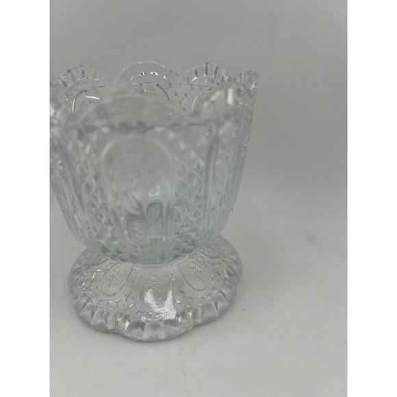 Vintage Avon Fostoria Floral Clear Glass Scalloped Edges Footed Candle Holder - Picture 2 of 9